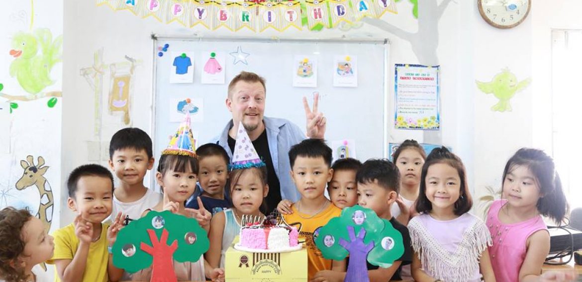 Happy Birthday to Ngọc Hân & Bảo Trân