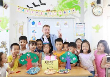 Happy Birthday to Ngọc Hân & Bảo Trân