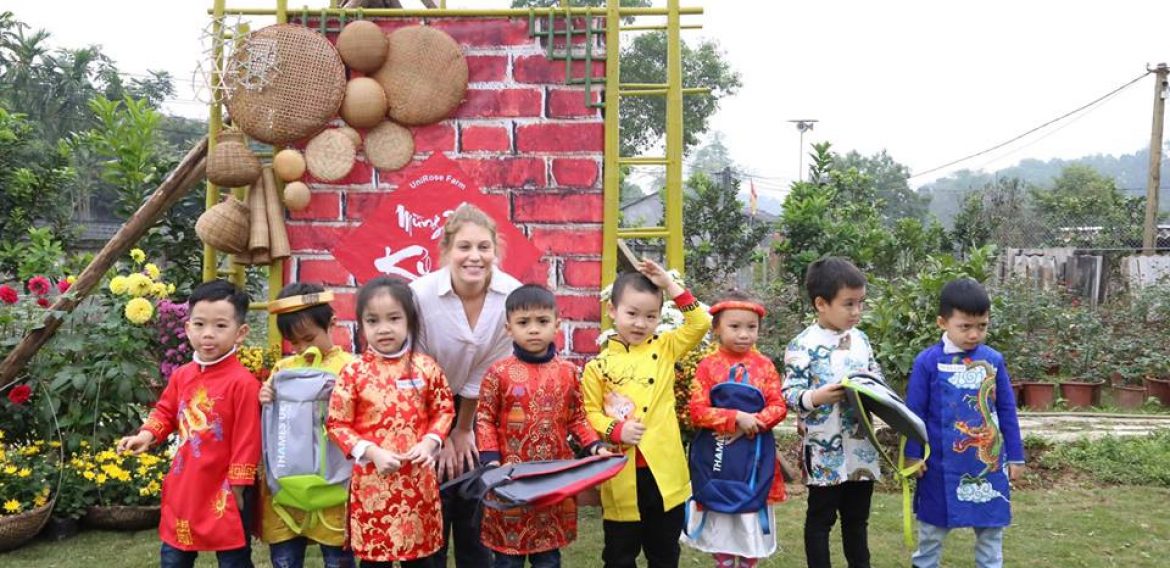 Trải Nghiệm – Gói bánh, gói yêu thương tại trang trại Hoa Hồng Uni@Rose Far