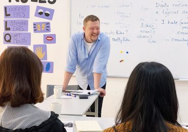 TIẾNG ANH GIAO TIẾP – HỌC SAO CHO HIỆU QUẢ?